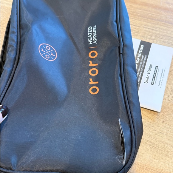 Ororo Black Heated Gloves (Glittens) with Two Battery Packs, Charger, and Case - Picture 5 of 8